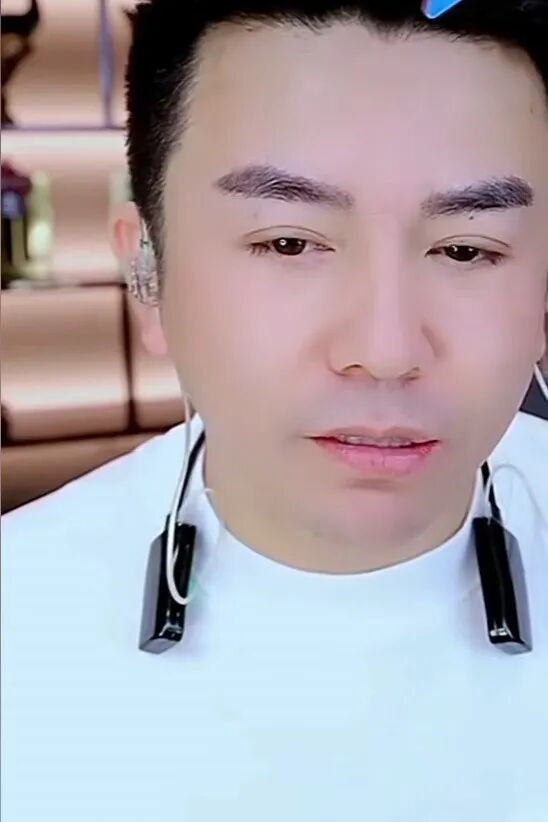 又一个!女利徒脱马甲拒签!@U哈回舞帝?神秘人、三姐上线开飞,100万+反S哲领众电母!(图1)