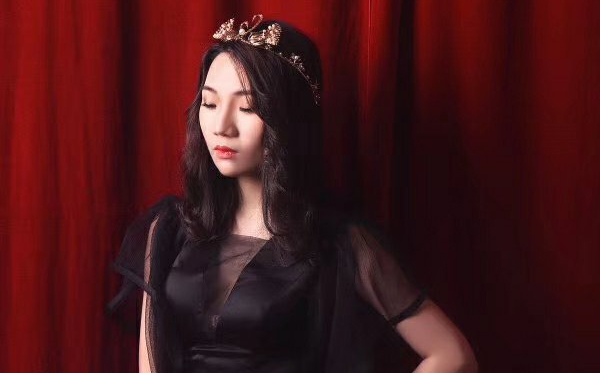 西西（个人百科资料与简介）