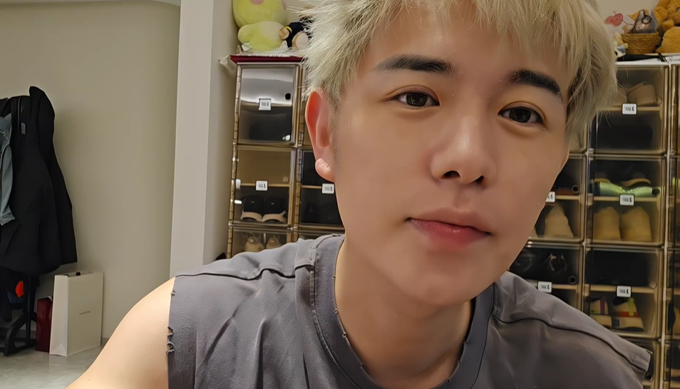 你太现实了！童锦程开皮1995主播！曝出聊天内容！他说又想我了，太实在了！(图1)