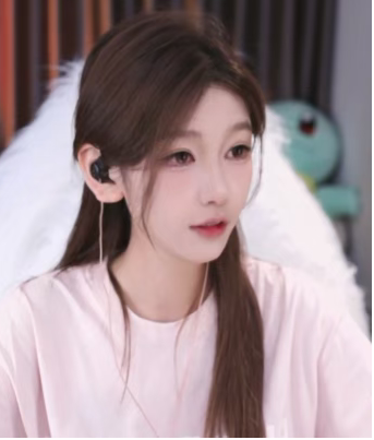 外出打工没法回家过年！前一姐合同受限遗憾缺席刀2：每天都会看斗鱼！怕被骂不敢看弹幕！(图1)