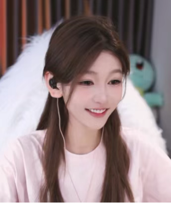 外出打工没法回家过年！前一姐合同受限遗憾缺席刀2：每天都会看斗鱼！怕被骂不敢看弹幕！(图3)