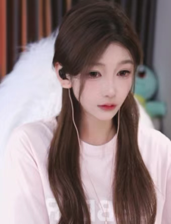 外出打工没法回家过年！前一姐合同受限遗憾缺席刀2：每天都会看斗鱼！怕被骂不敢看弹幕！(图4)