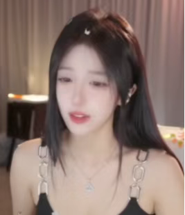 刀区像家一样！呆妹感叹混不下去就回斗鱼投奔YYF！刀区水友大量支持！(图1)