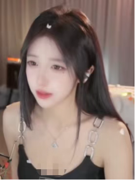 刀区像家一样！呆妹感叹混不下去就回斗鱼投奔YYF！刀区水友大量支持！(图2)