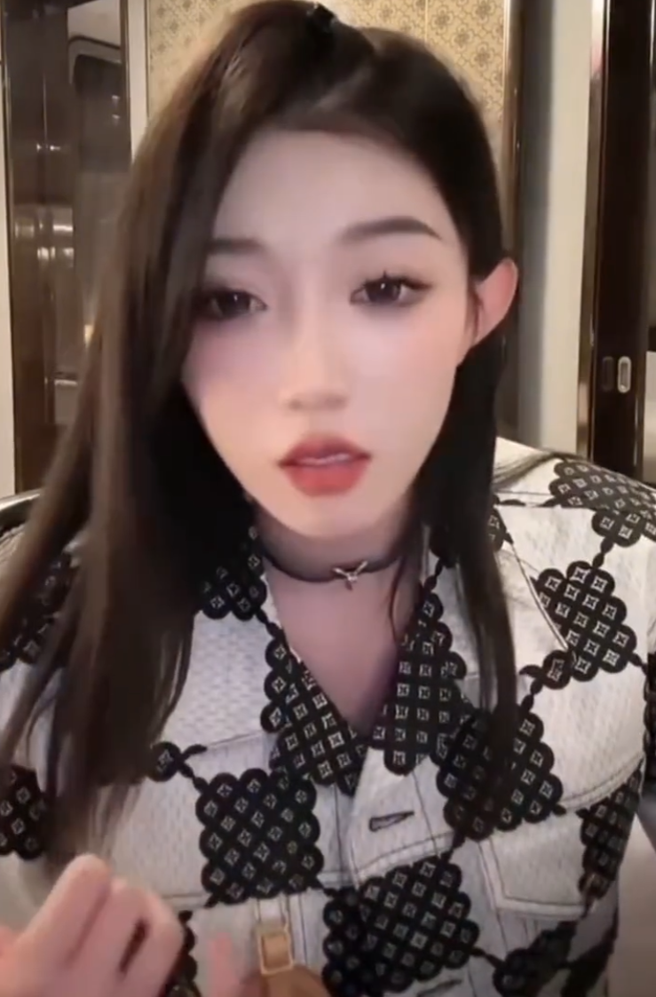 听到PPQ和女性打电话?小伊伊当场翻脸摔东西,沈曼自曝深夜赴约四川可乐至凌晨5点?(图3)