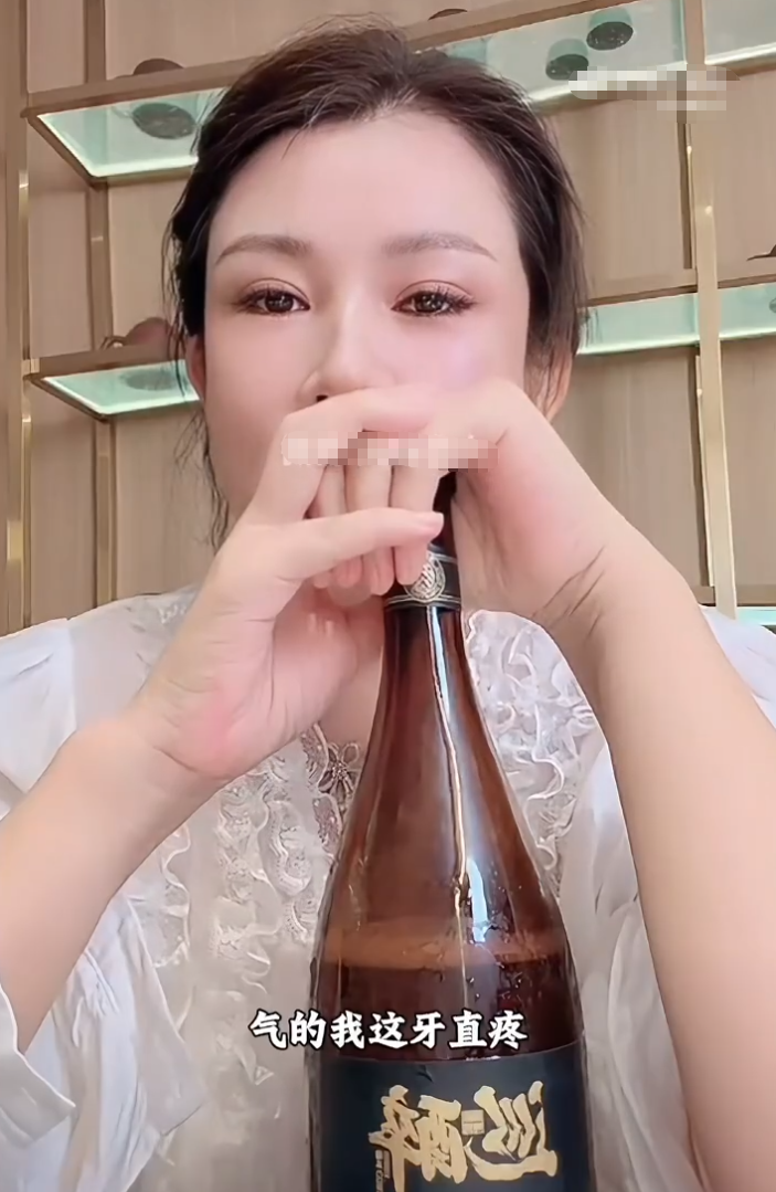 方丈怒怼小冠军闺蜜:别掺和别人家事?驴姐被巴扎黑前妻给气哭(图5)