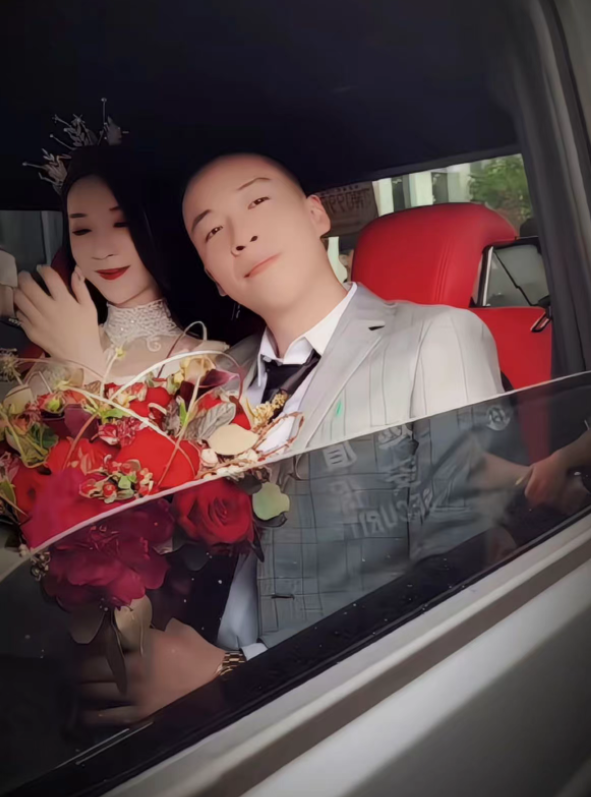 何婧婧自曝怀孕八周,刘一手发歌《爱你太多》,董莹莹回应“从此再无交集”?(图5)