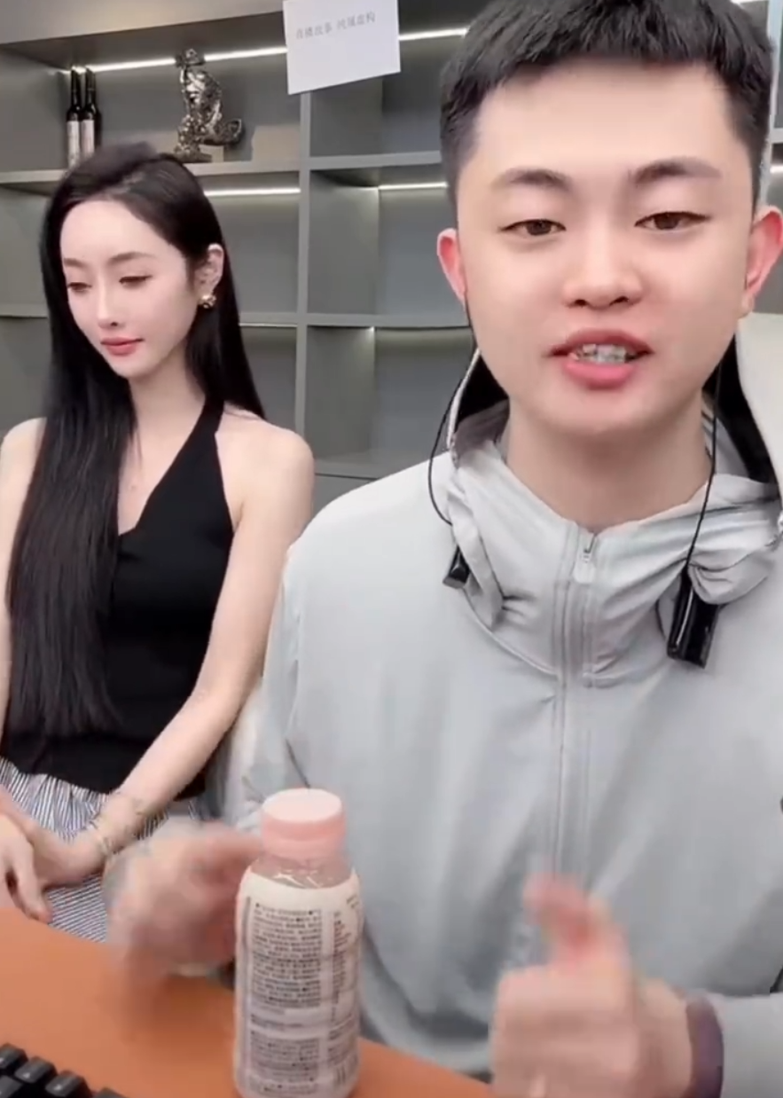 韩安冉首谈两个女儿房产分配?巴扎黑离婚风波后,宣布开启直播带货?(图3)